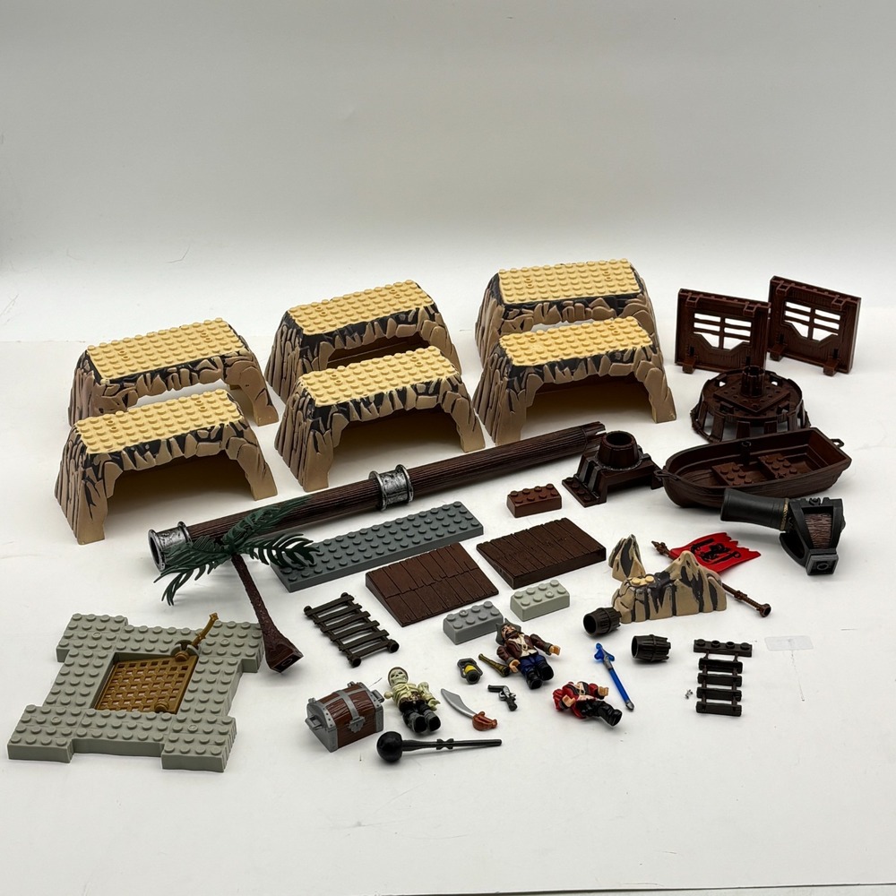 Mega Bloks Pyrates 3676 Smugglers Fort Incomplete Cave Boat Cannon Figures Lot